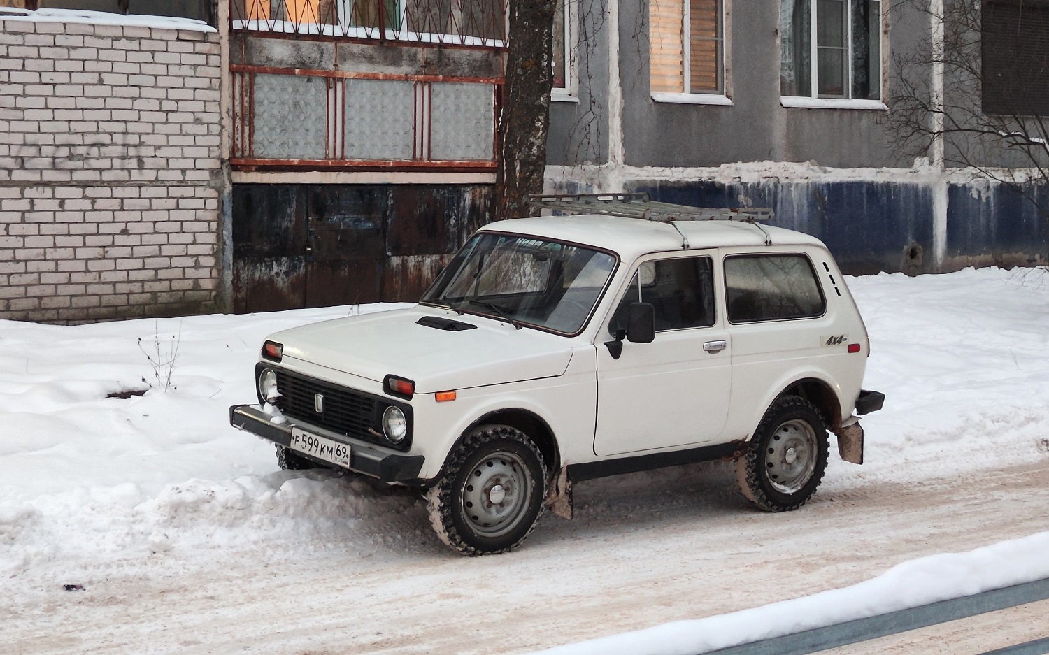 Тверская область, № Р 599 КМ 69 — ВАЗ-2121 Нива '77-94