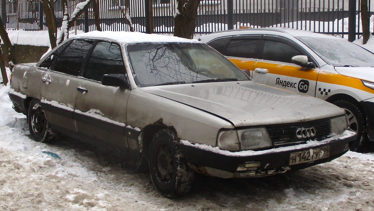 Москва, № Н 142 ТУ 799 — Audi 100 (C3) '82-91