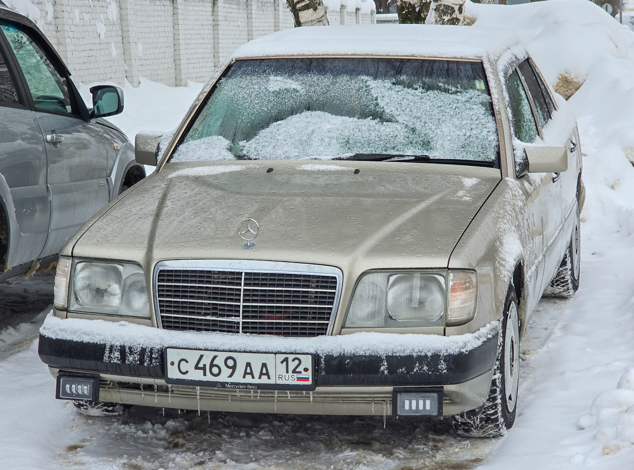 Марий Эл, № С 469 АА 12 — Mercedes-Benz (W124) '84-96