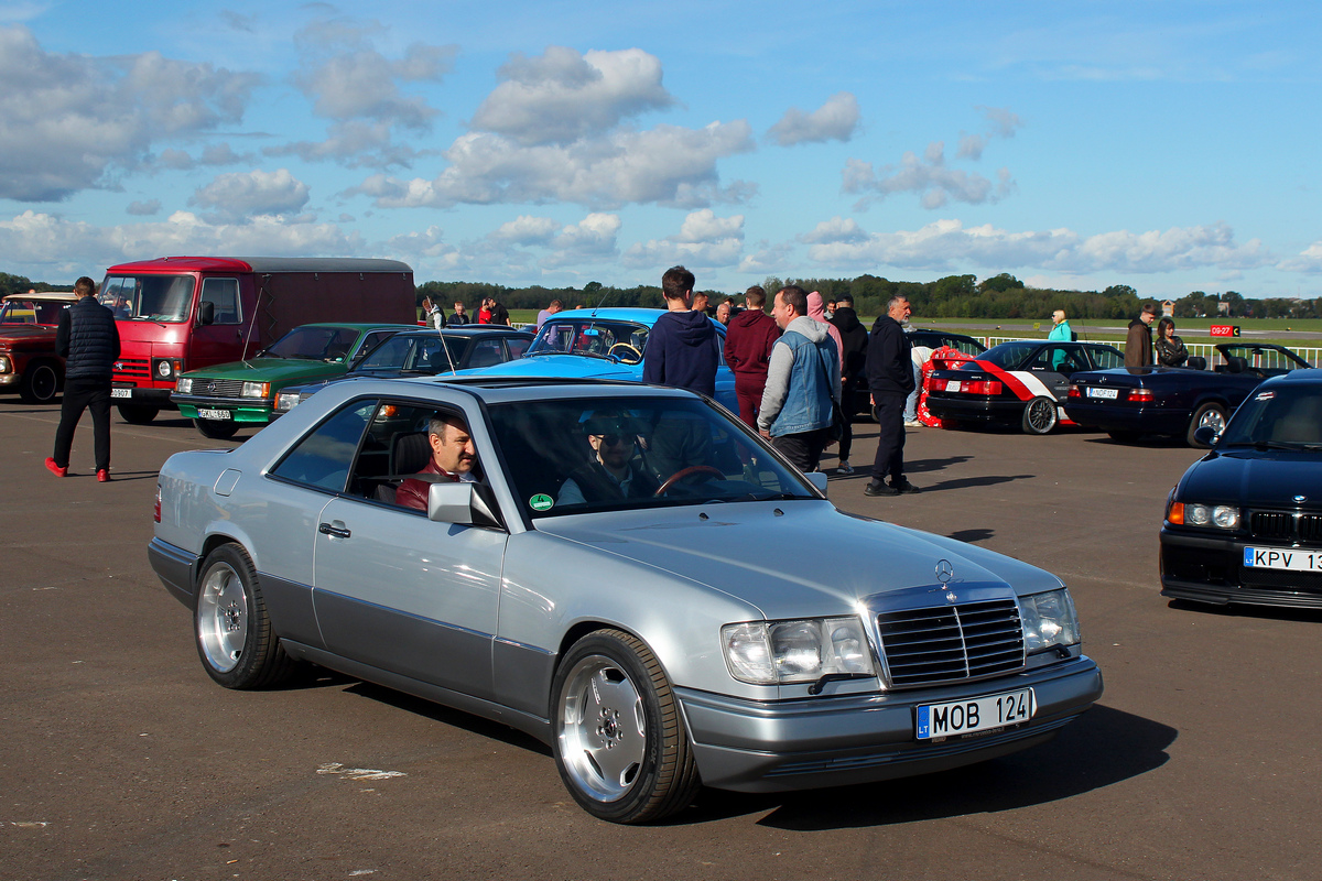 Литва, № MOB 124 — Mercedes-Benz (C124) '87-96; Литва — Retro mugė 2024 ruduo