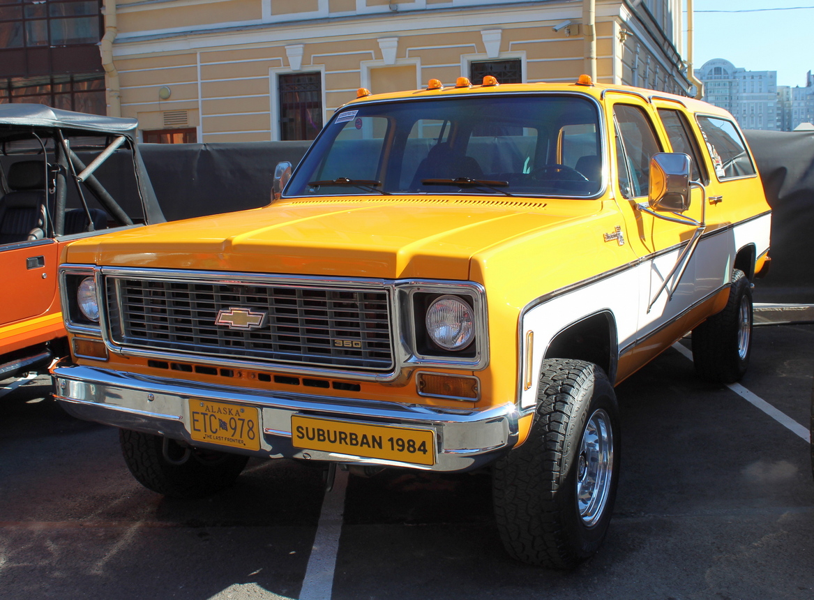 Москва, № Н 748 УА 799 — Chevrolet Suburban (7G) '73-91; Санкт-Петербург — Ежегодная выставка классических и кастомных автомобилей и мотоциклов "Original Meet"; Транспортные средства без номеров (Санкт-Петербург)