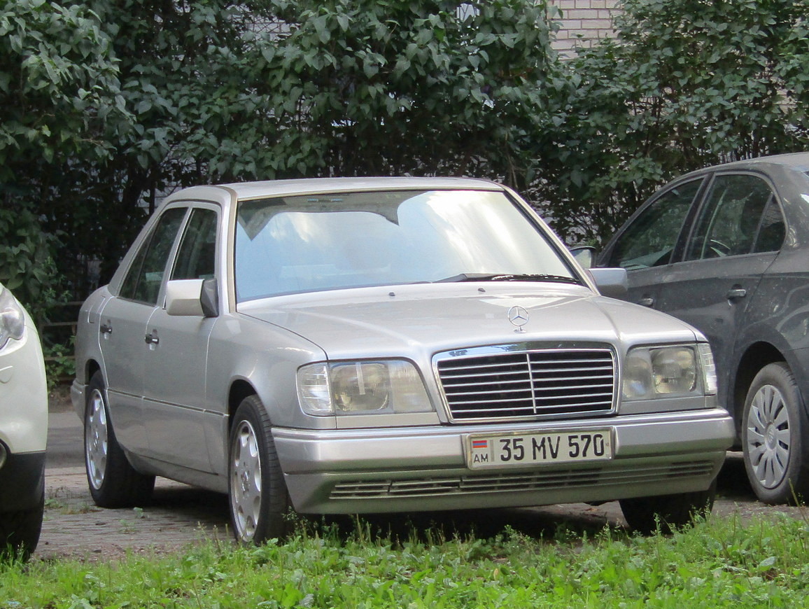 Армения, № 35 MV 570 — Mercedes-Benz (W124) '84-96