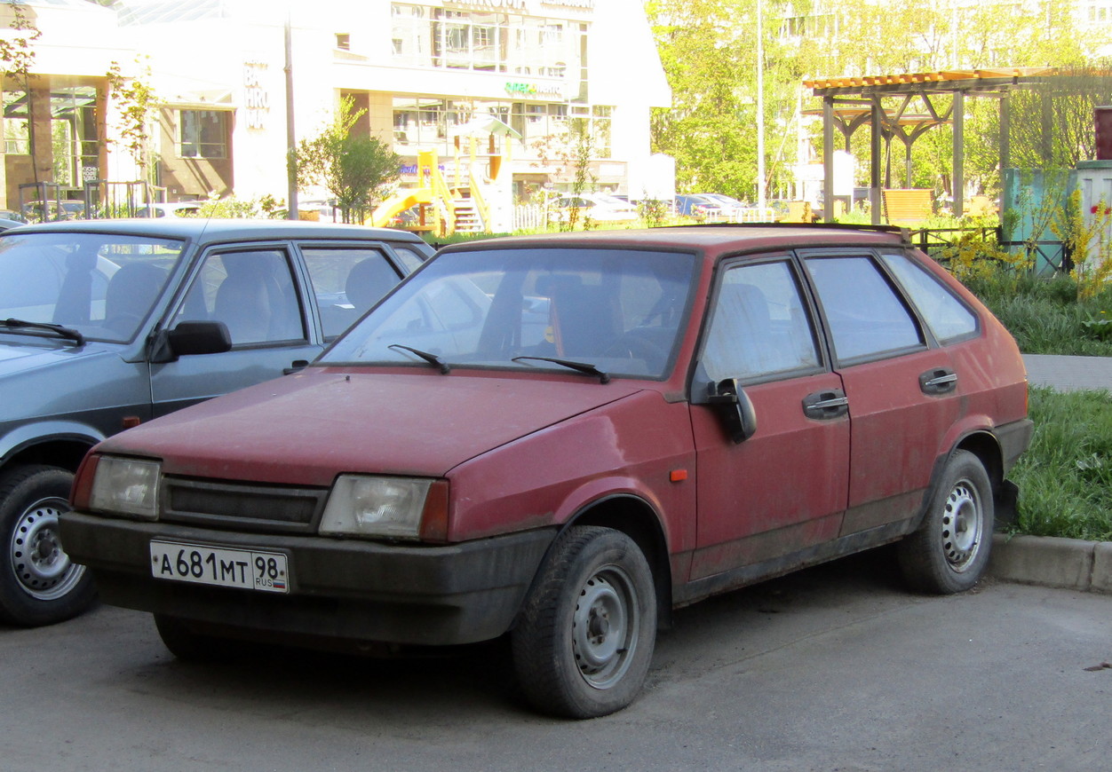 Санкт-Петербург, № А 681 МТ 98 — ВАЗ-21093 '88-93