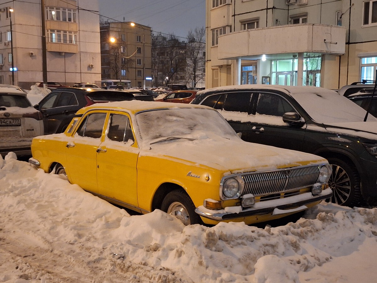 Москва, № Е 888 РК 197 — ГАЗ-24 Волга '68-86