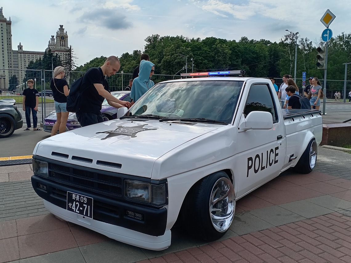 Приморский край, № Е 973 АР 125 — Nissan Datsun (D21) '85-97; Москва — Фестиваль "Ретрорейс" 2025