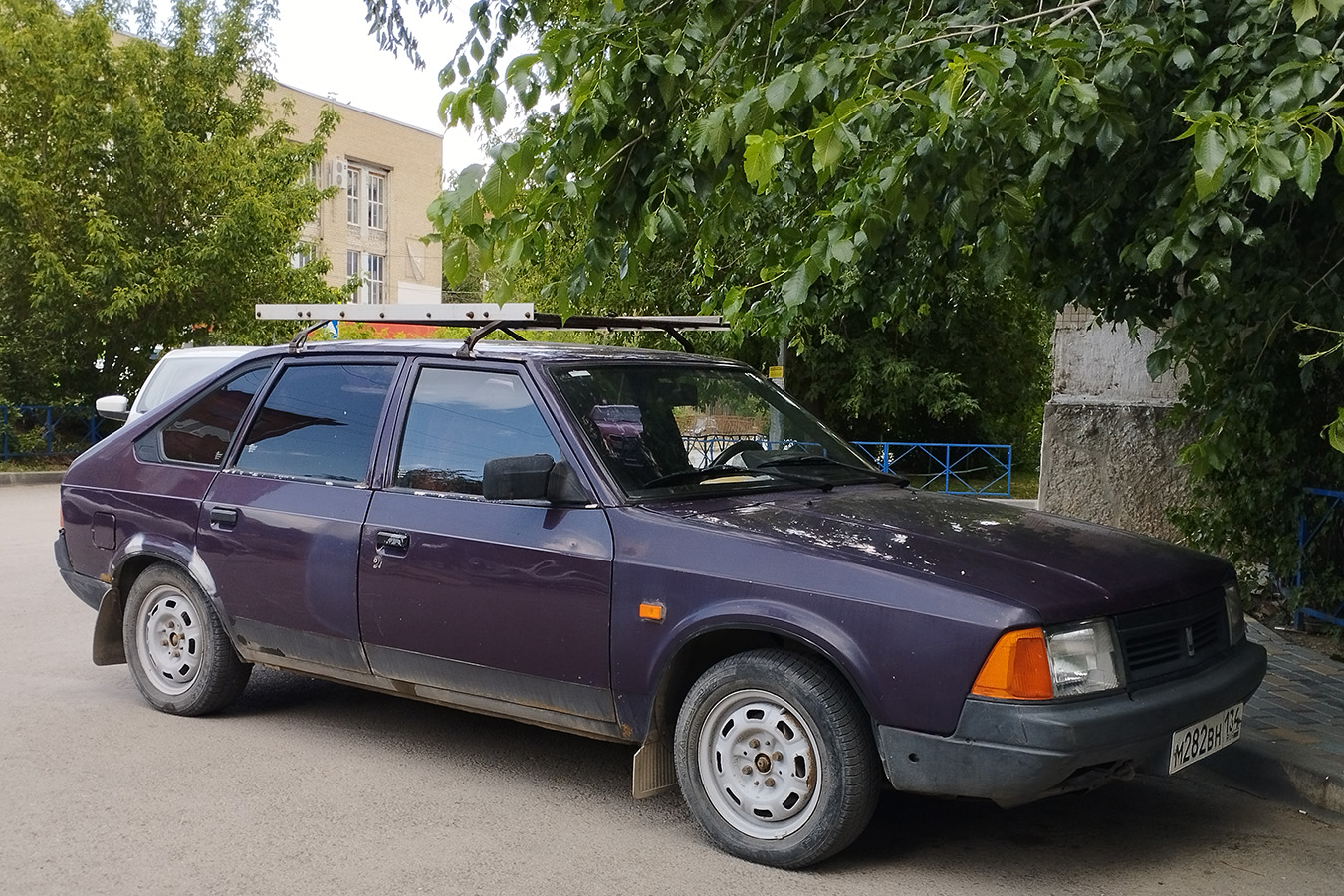 Волгоградская область, № М 282 ВН 134 — Москвич-2141 '86-98