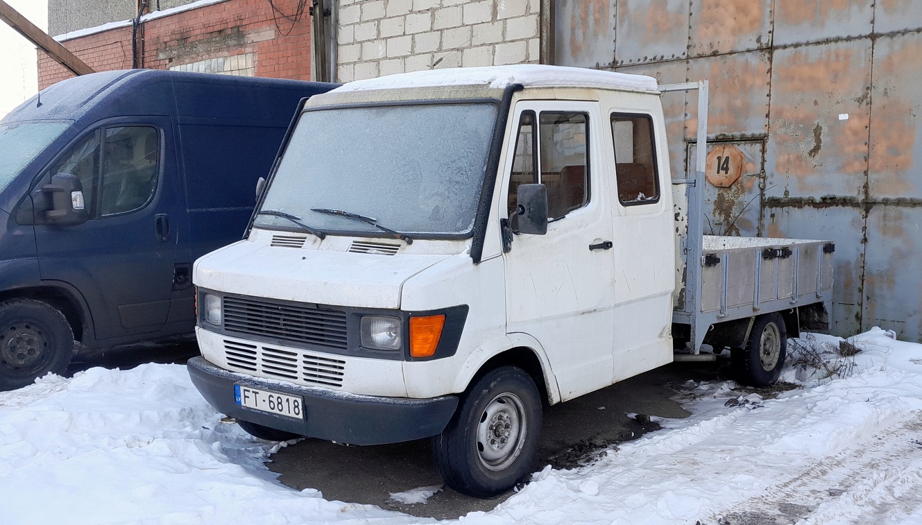 Латвия, № FT-6818 — Mercedes-Benz T1 308D '76-96
