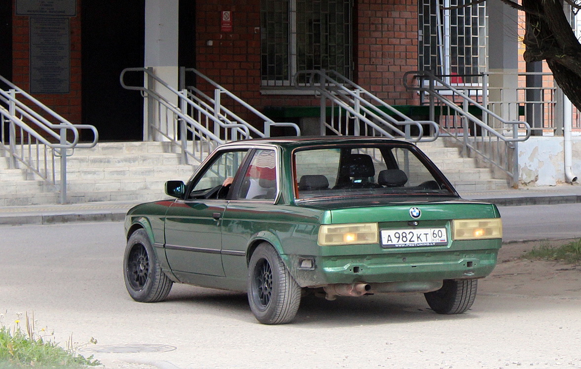 Псковская область, № А 982 КТ 60 — BMW 3 Series Coupe (E30) '82-91