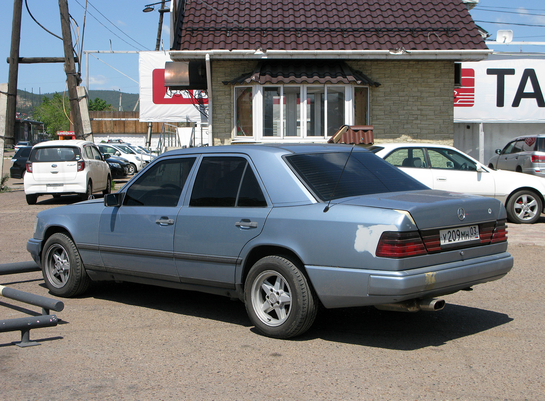 Бурятия, № У 209 МН 03 — Mercedes-Benz (W124) '84-96
