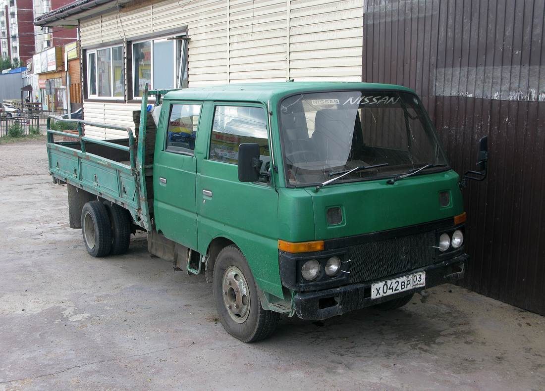 Бурятия, № Х 042 ВР 03 — Nissan Atlas (F22/H40) '81-92