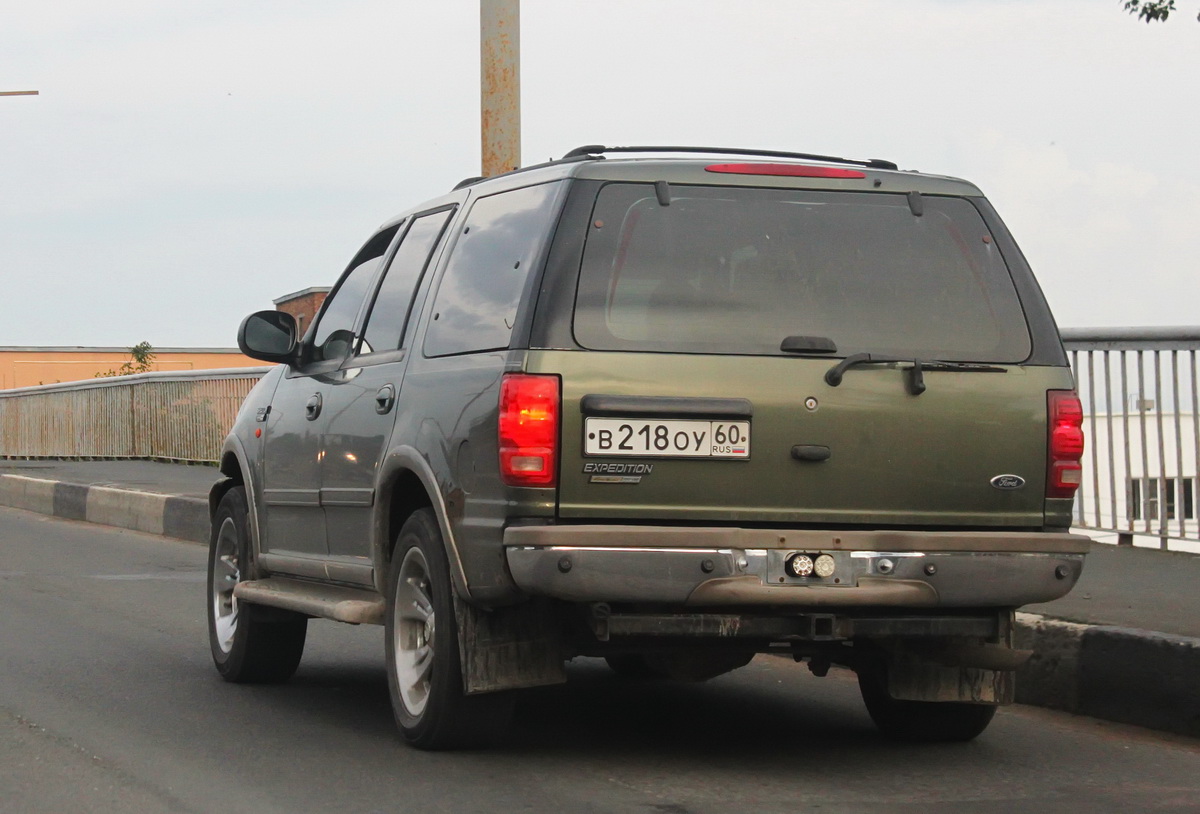 Псковская область, № В 218 ОУ 60 — Ford Expedition (1G) '96-02