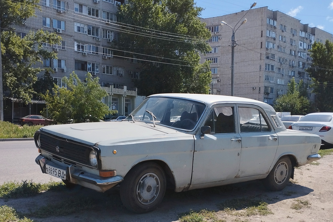 Волгоградская область, № Ф 8895 ВД — ГАЗ-24 Волга '68-86