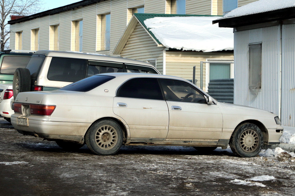 Сахалинская область, № В 414 КВ 65 — Toyota Crown (S140) '91-95