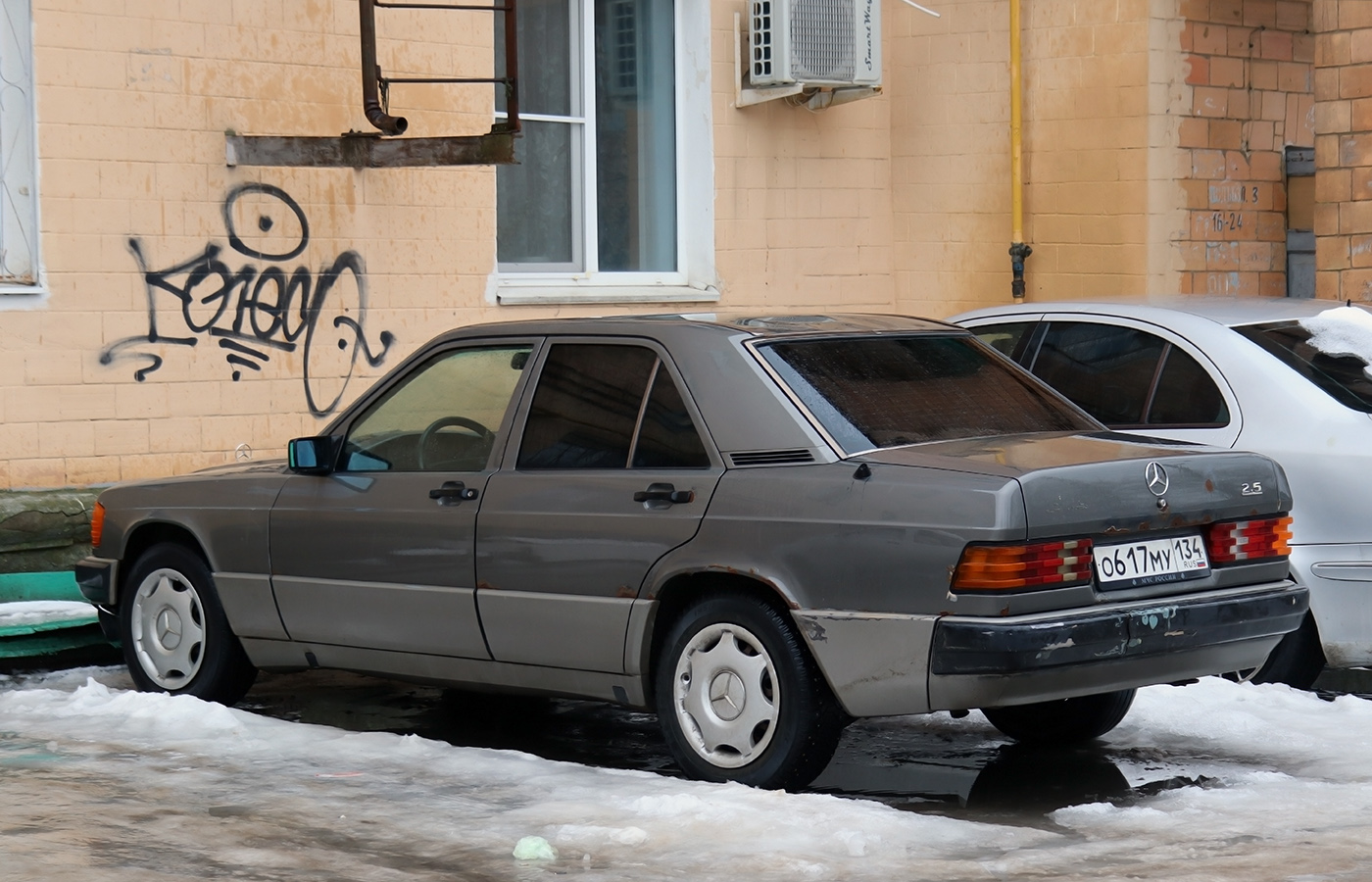 Волгоградская область, № О 617 МУ 134 — Mercedes-Benz 190 (W201) '82-93