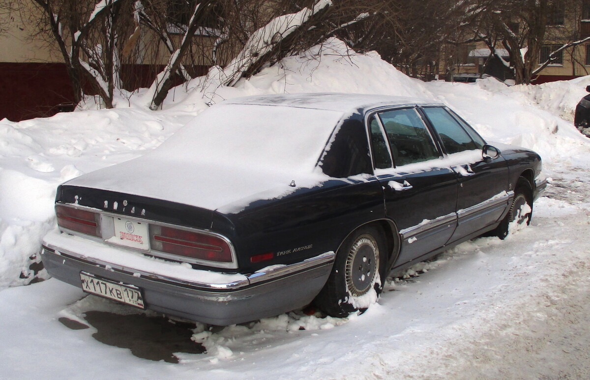 Москва, № Х 117 КВ 177 — Buick Park Avenue '90-96