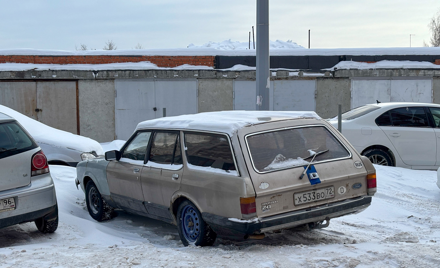 Свердловская область, № Х 533 ВО 72 — Ford Granada MkII '77-85
