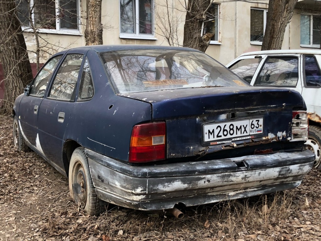 Самарская область, № М 268 МХ 63 — Opel Vectra (A) '88-95