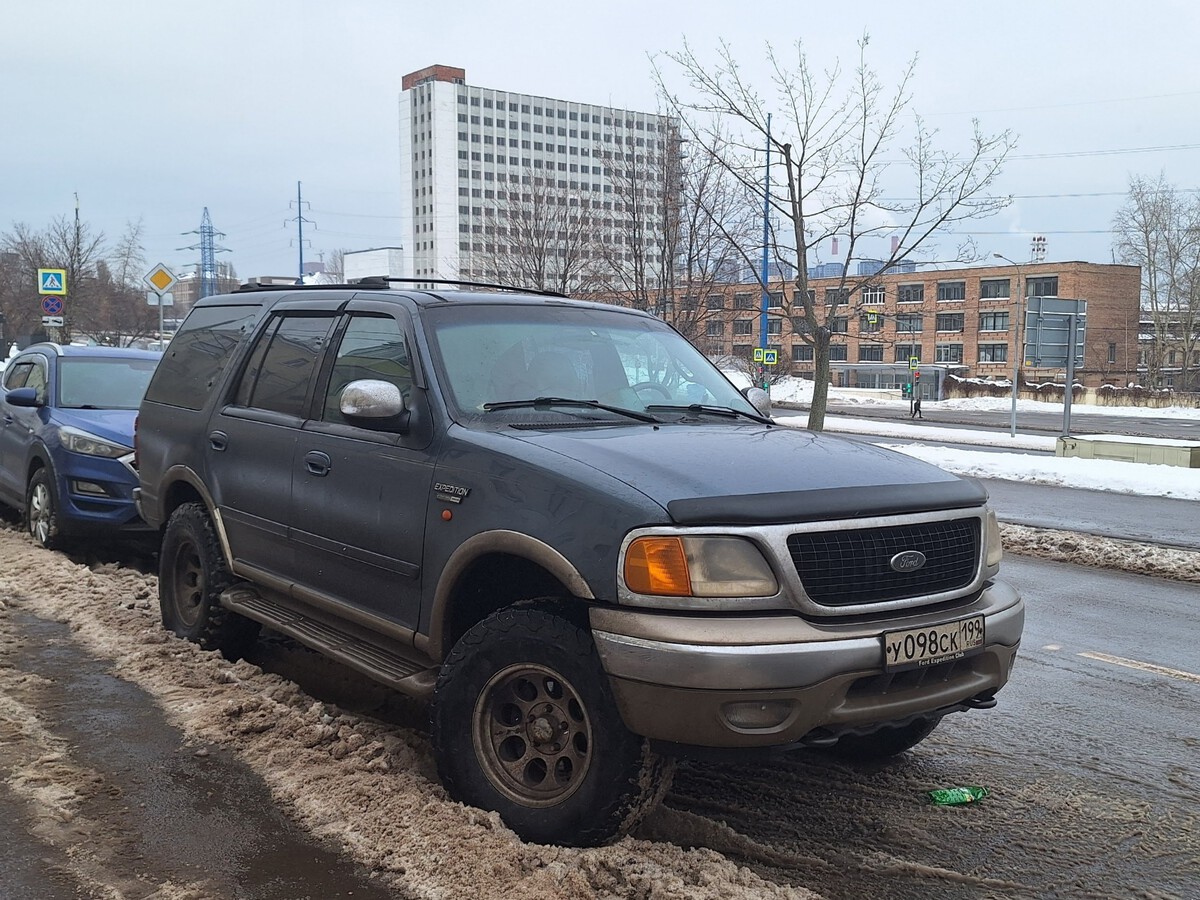 Москва, № У 098 СК 199 — Ford Expedition (1G) '96-02