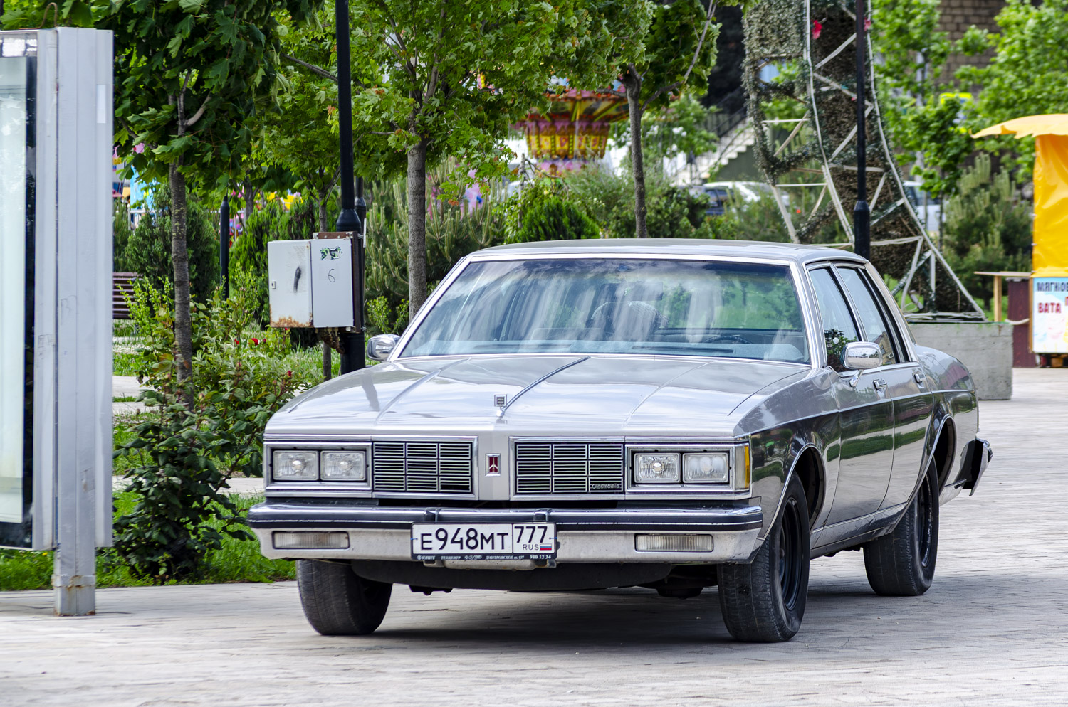 Москва, № Е 948 МТ 777 — Oldsmobile Delta 88 (8G) '77-85; Дагестан — Мотор-шоу "Самовар" (Дербент 2023 г.)