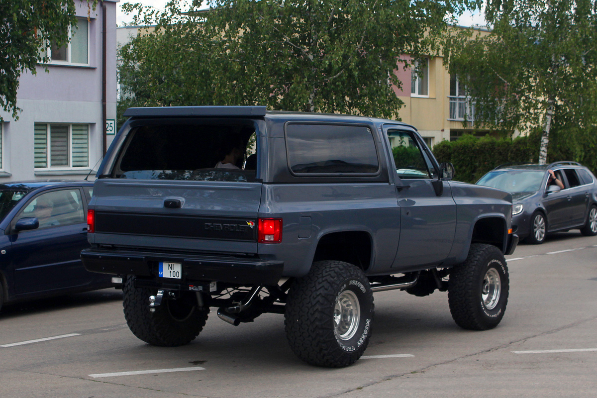 Латвия, № NI-100 — Chevrolet Blazer K5 (2G) '73-91; Литва — American Spirit 2025