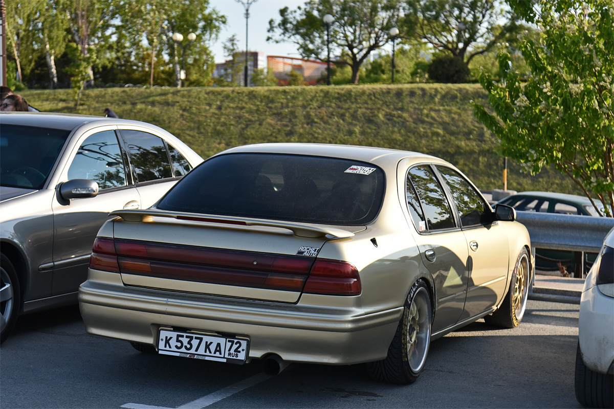 Тюменская область, № К 537 КА 72 — Nissan Maxima (4G) '94-99