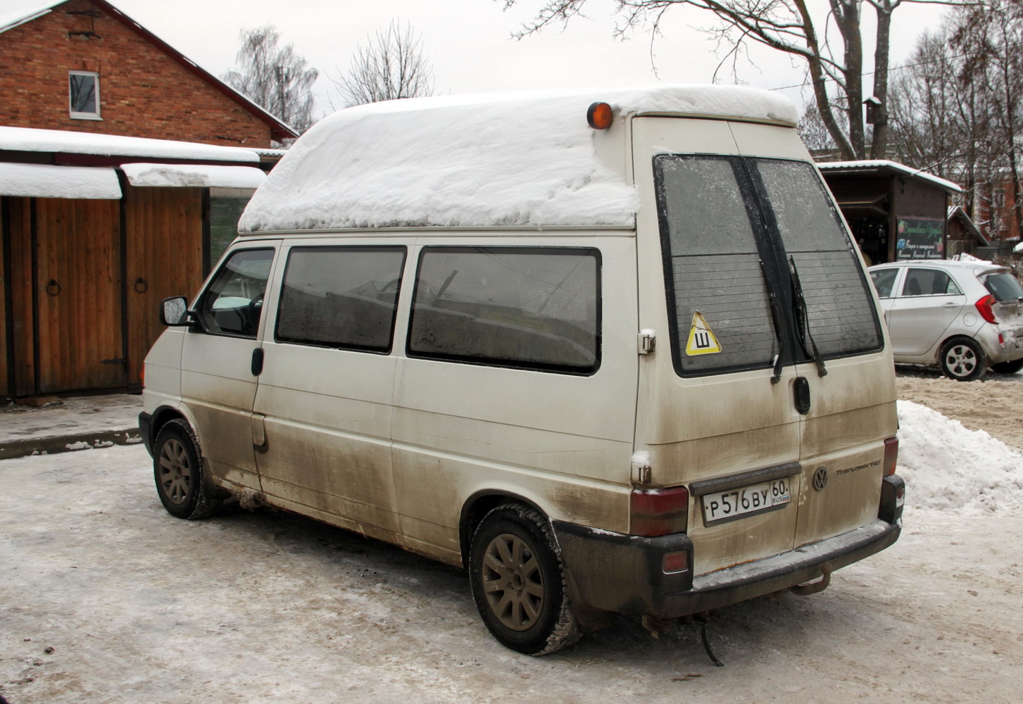 Псковская область, № Р 576 ВУ 60 — Volkswagen Typ 2 (T4) '90-03