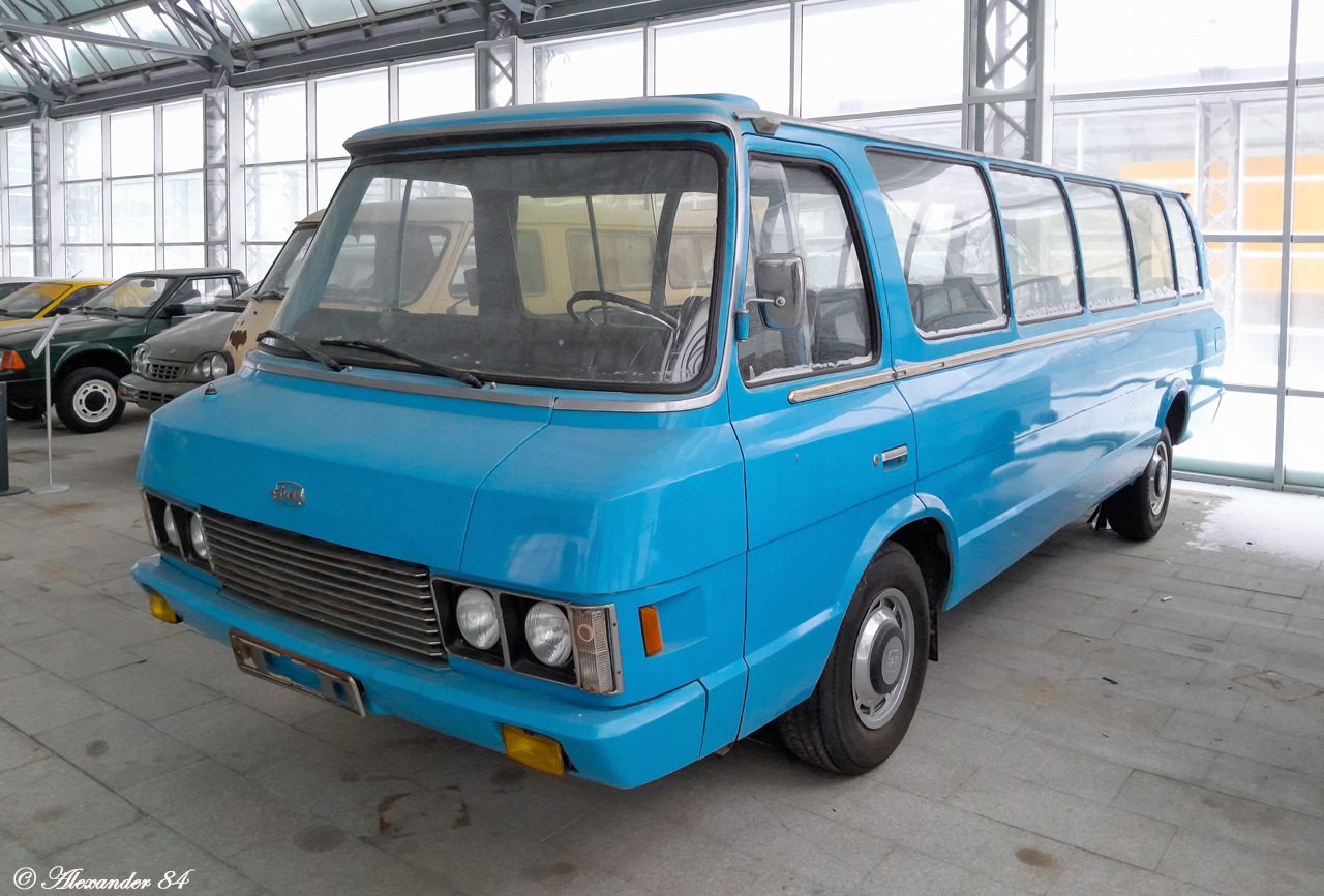 Свердловская область, № В 048 ВК 196 — ЗИЛ-3207 Юность '91-98