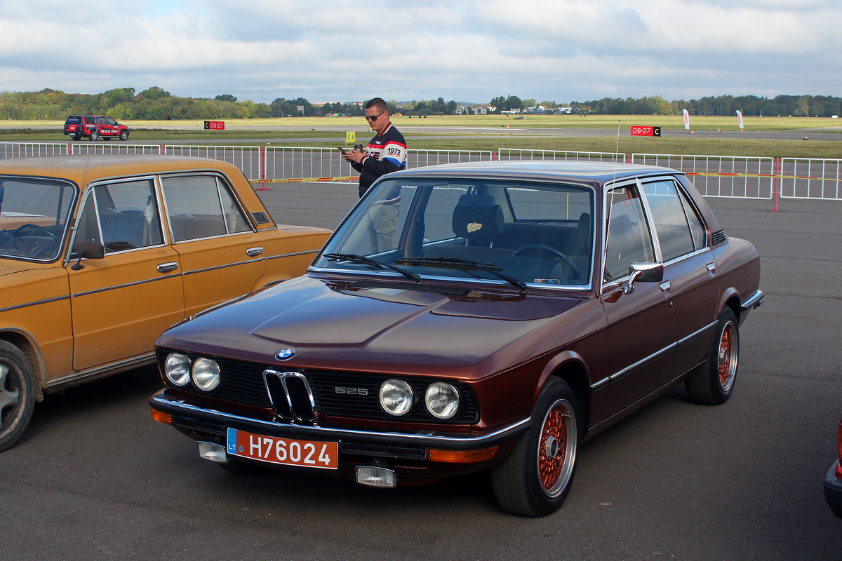 Литва, № H76024 — BMW 5 Series (E12) '72-81; Литва — Retro mugė 2025 ruduo