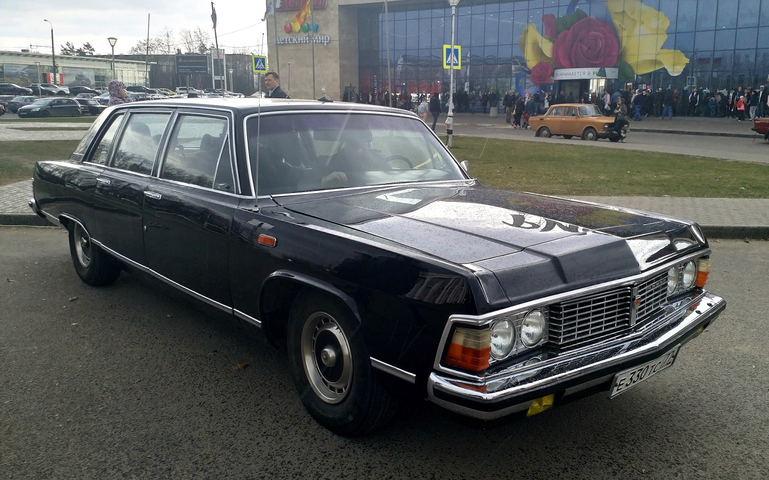 Москва, № Е 330 ТС 77 — ГАЗ-14 Чайка '76-89