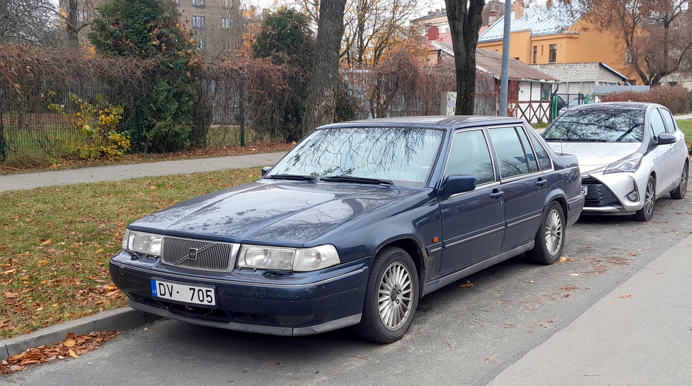 Латвия, № DV-705 — Volvo 960 '90-98