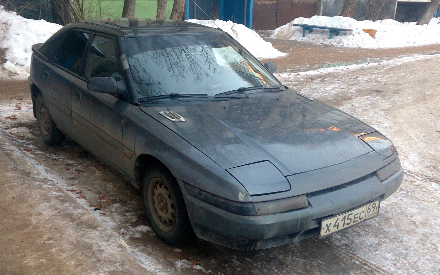 Тверская область, № Х 415 ЕС 69 — Mazda 323 (BG) '89-94