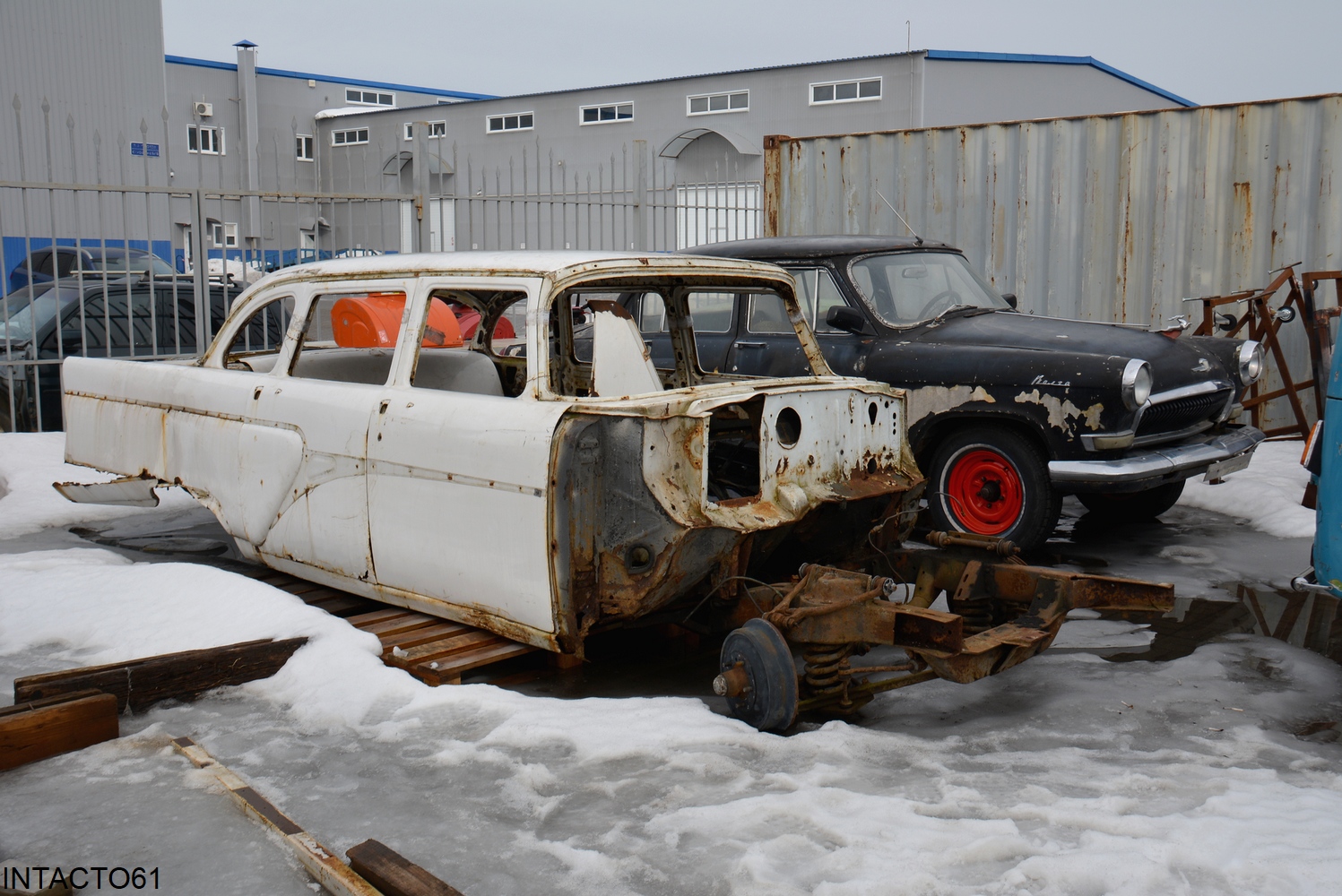 Ростовская область, № (61) Б/Н 0170 — ГАЗ-13 Чайка '59-81; Ростовская область — Автопризраки; Транспортные средства без номеров (Ростовская область)