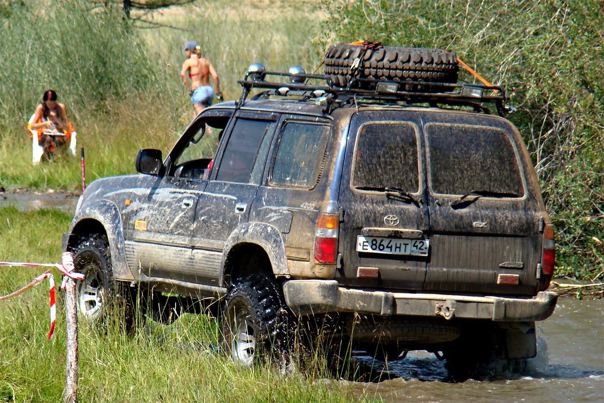 Кемеровская область - Кузбасс, № Е 864 НТ 42 — Toyota Land Cruiser (J80) '89-97