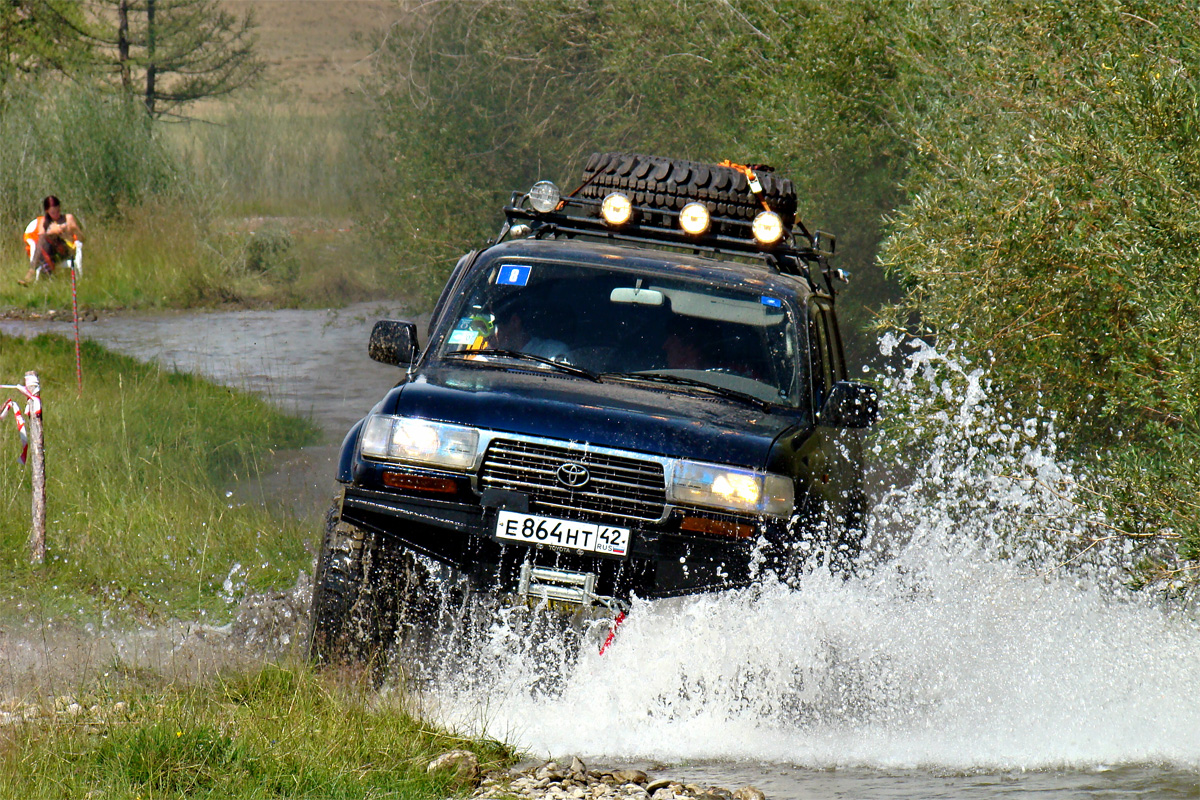 Кемеровская область - Кузбасс, № Е 864 НТ 42 — Toyota Land Cruiser (J80) '89-97