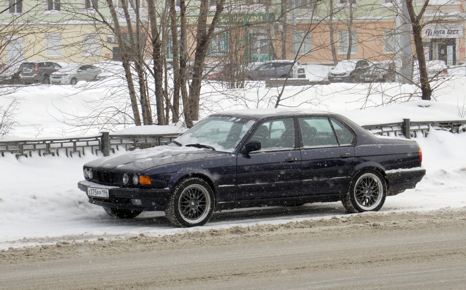 Свердловская область, № Х 375 РР 196 — BMW 7 Series (E32) '86-94