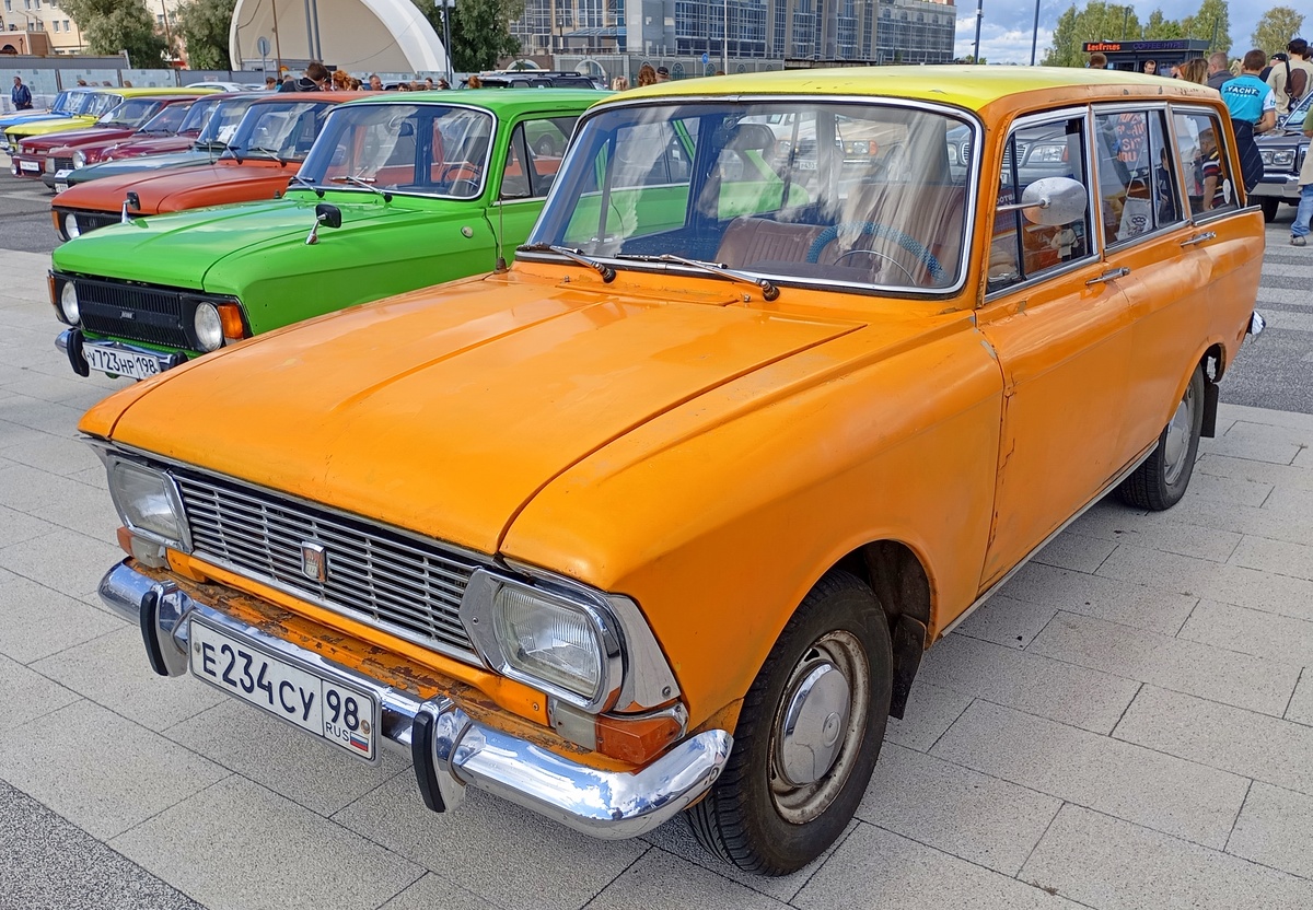 Санкт-Петербург, № Е 234 СУ 98 — Москвич-427ИЭ '69-75; Новгородская область — "Авто Ретро Вече 2025"