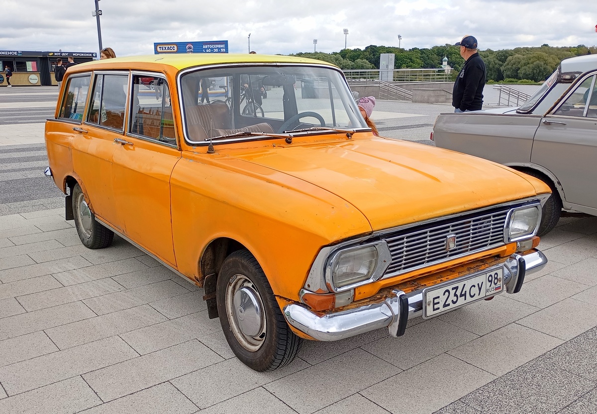 Санкт-Петербург, № Е 234 СУ 98 — Москвич-427ИЭ '69-75; Новгородская область — "Авто Ретро Вече 2025"