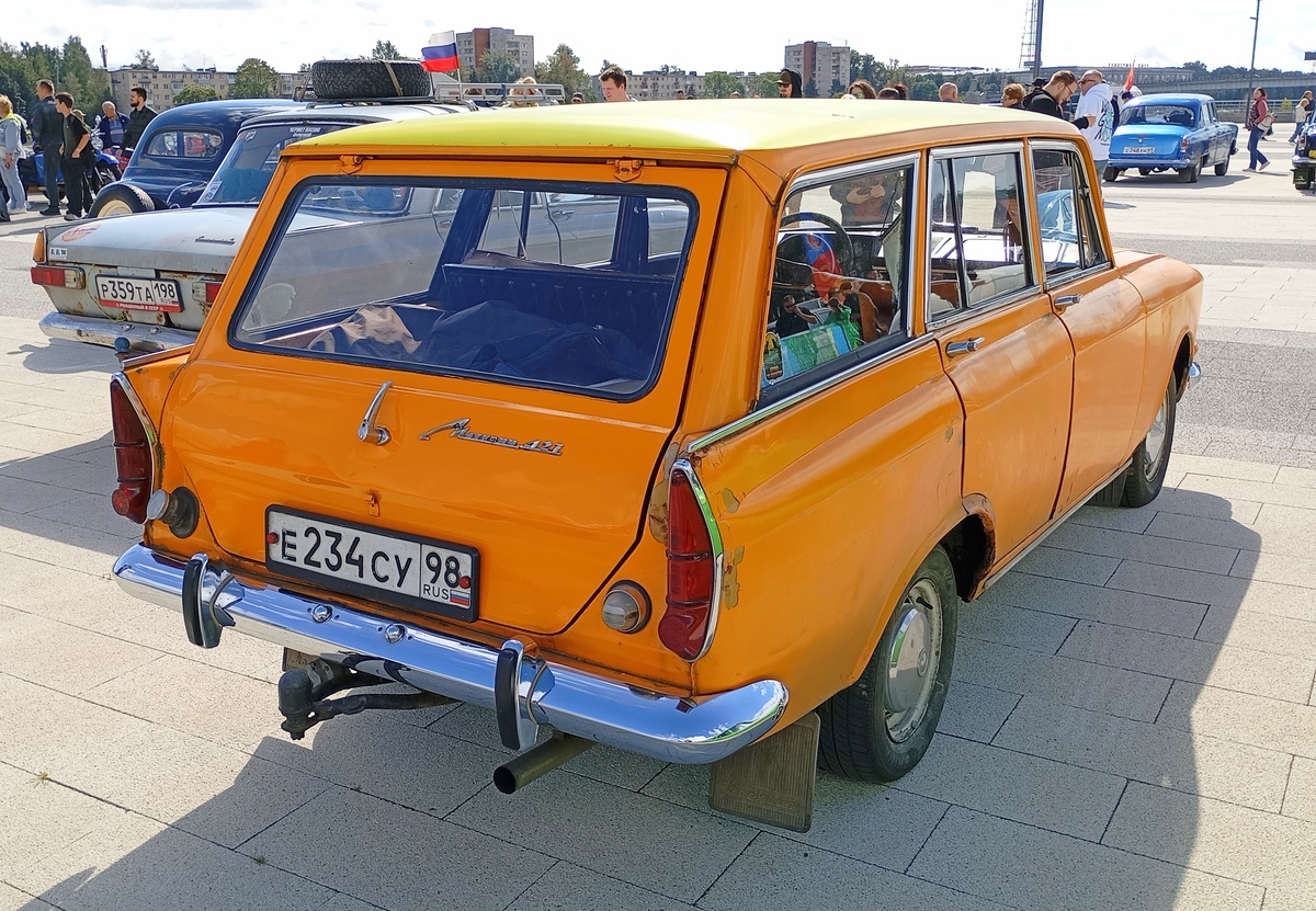 Санкт-Петербург, № Е 234 СУ 98 — Москвич-427ИЭ '69-75; Новгородская область — "Авто Ретро Вече 2025"