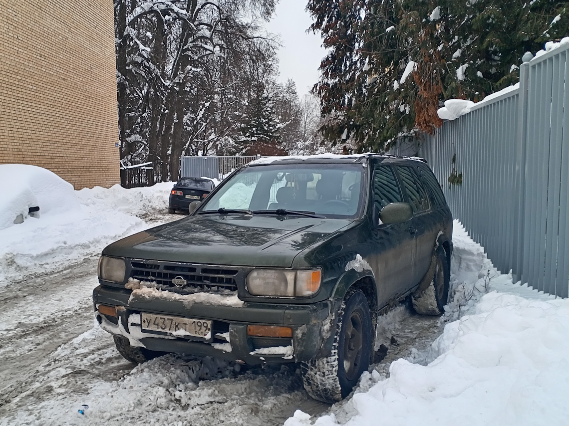 Москва, № У 437 КТ 199 — Nissan Pathfinder (R50) '95-04