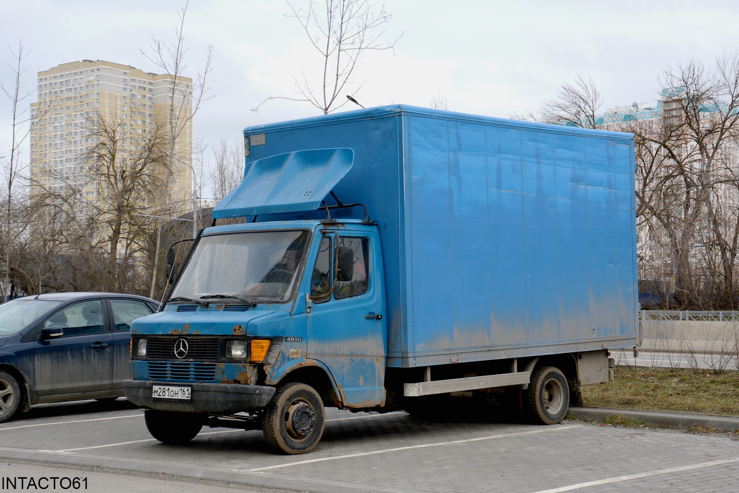 Ростовская область, № М 281 ОН 161 — Mercedes-Benz T1 410D '76-96