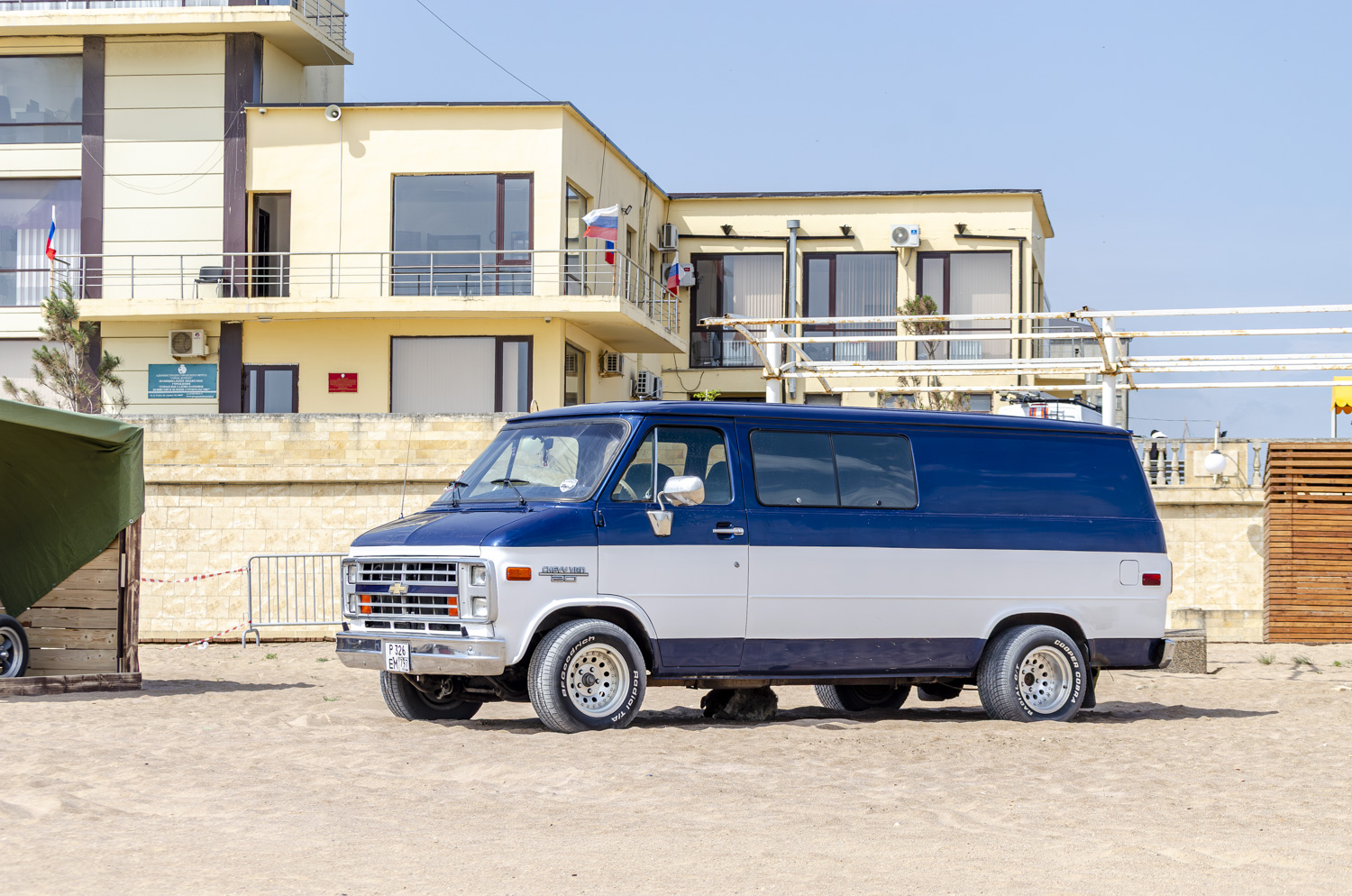 Москва, № Р 326 ЕМ 797 — Chevrolet Van (3G) '71-96; Дагестан — Мотор-шоу "Самовар" (Дербент 2023 г.)
