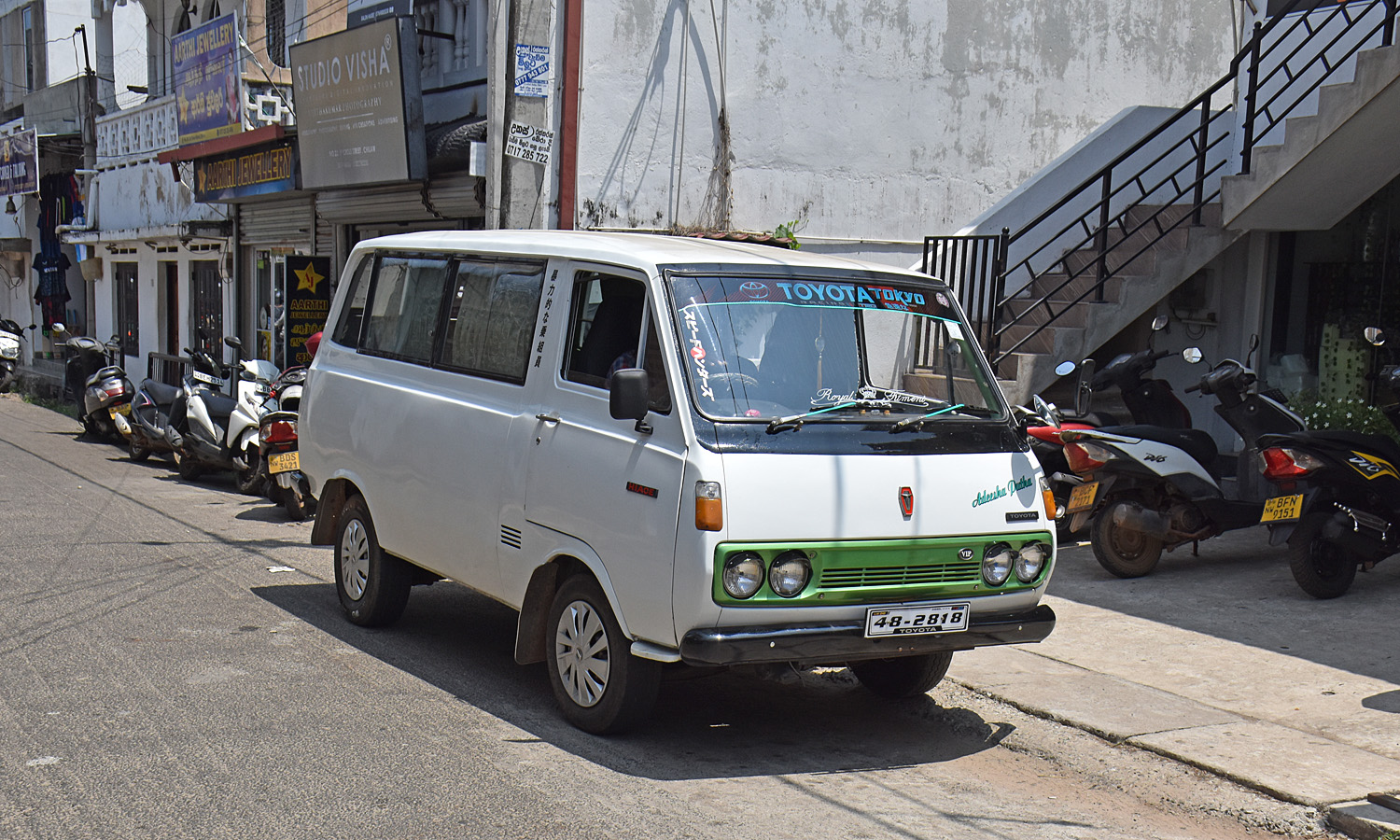 Шри-Ланка, № 48-2818 — Toyota Hiace (H10) '67-77