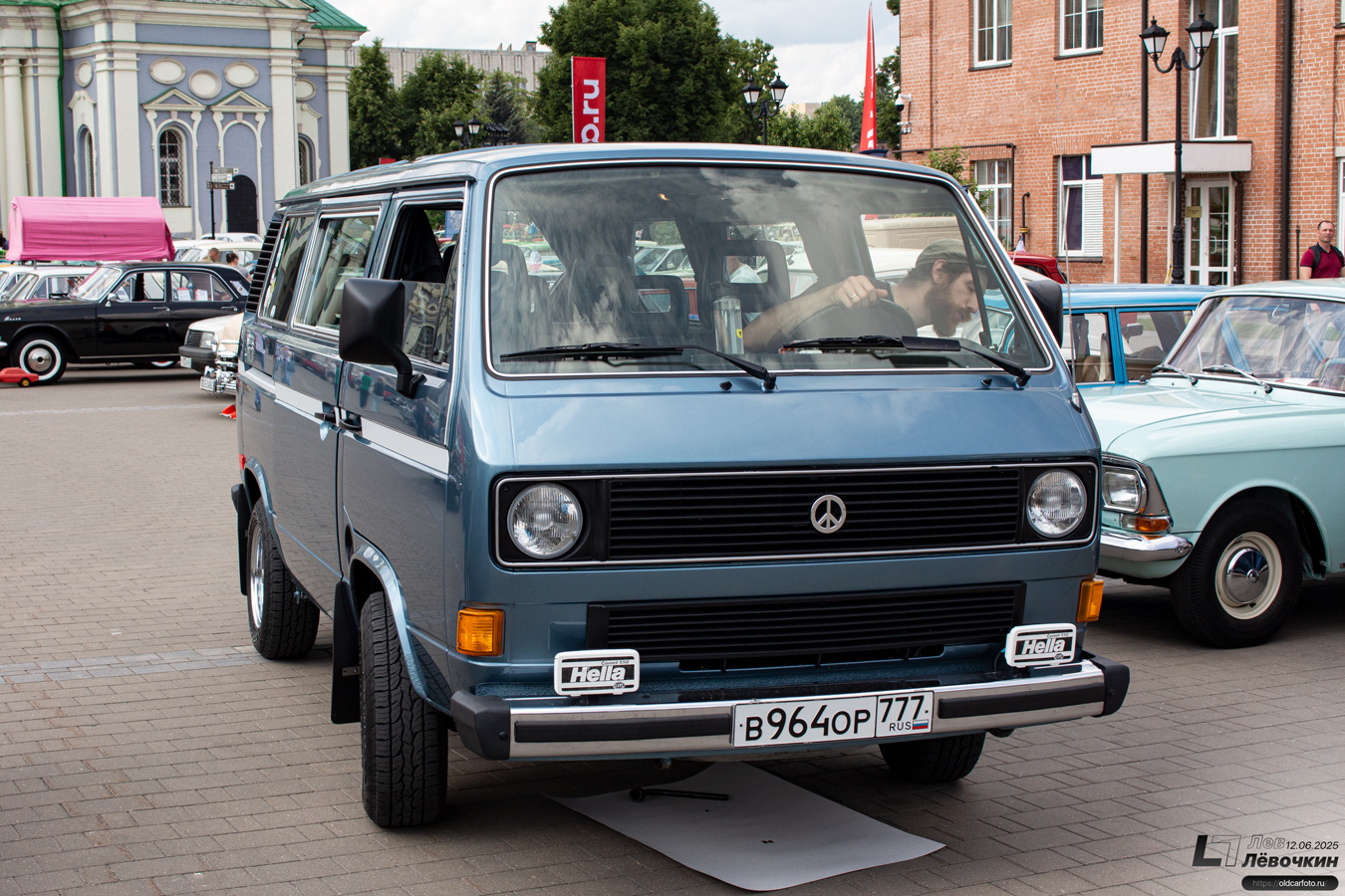 Москва, № В 964 ОР 777 — Volkswagen Caravelle (T3) '81-92