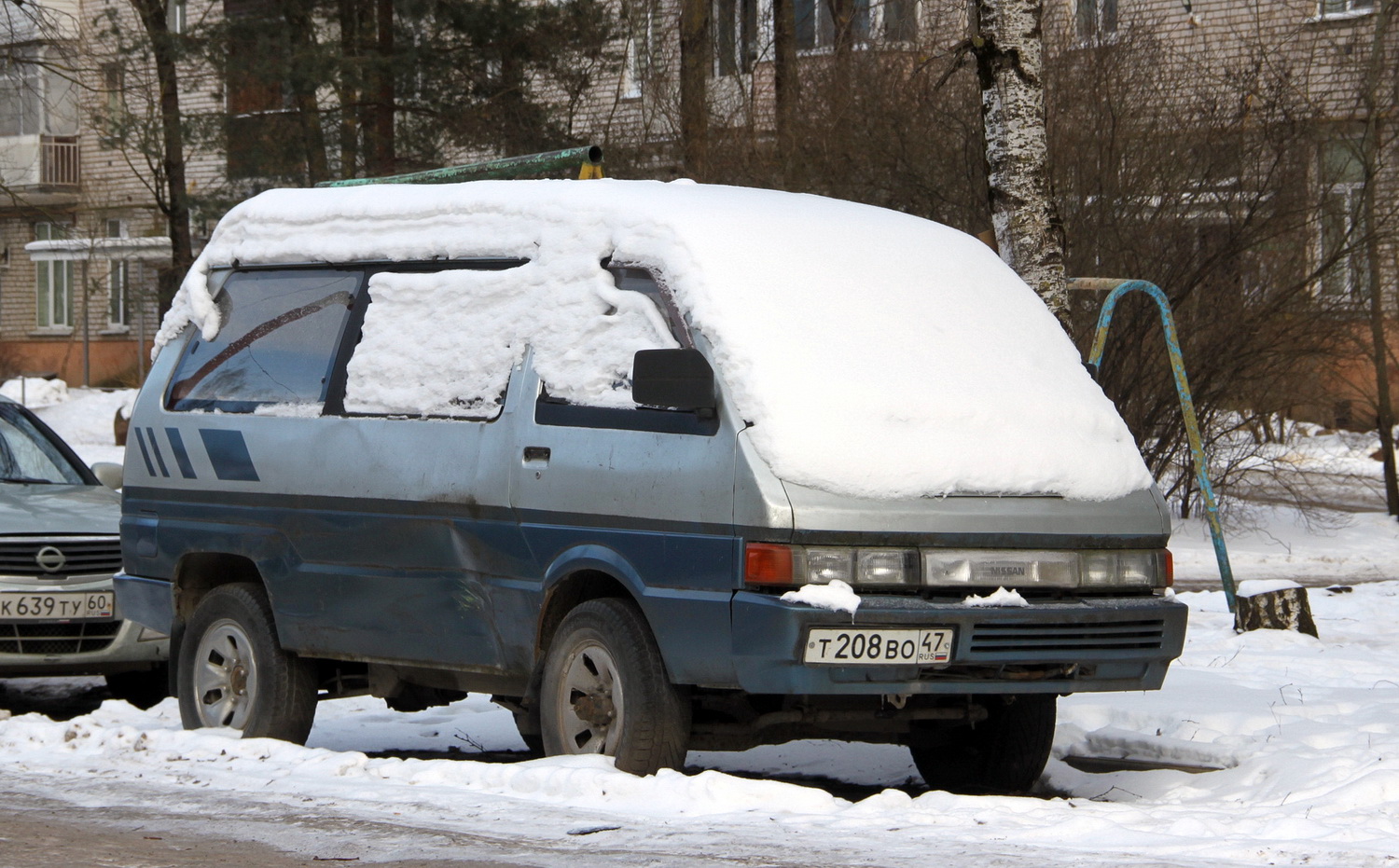 Псковская область, № Т 208 ВО 47 — Nissan Vanette Largo (C22) '85-94