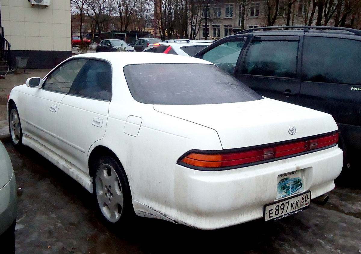 Псковская область, № Е 897 КК 60 — Toyota Mark II (X90) '92-96