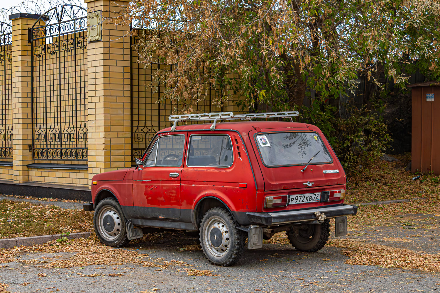 Тюменская область, № Р 972 КВ 72 — ВАЗ-2121 Нива '77-94