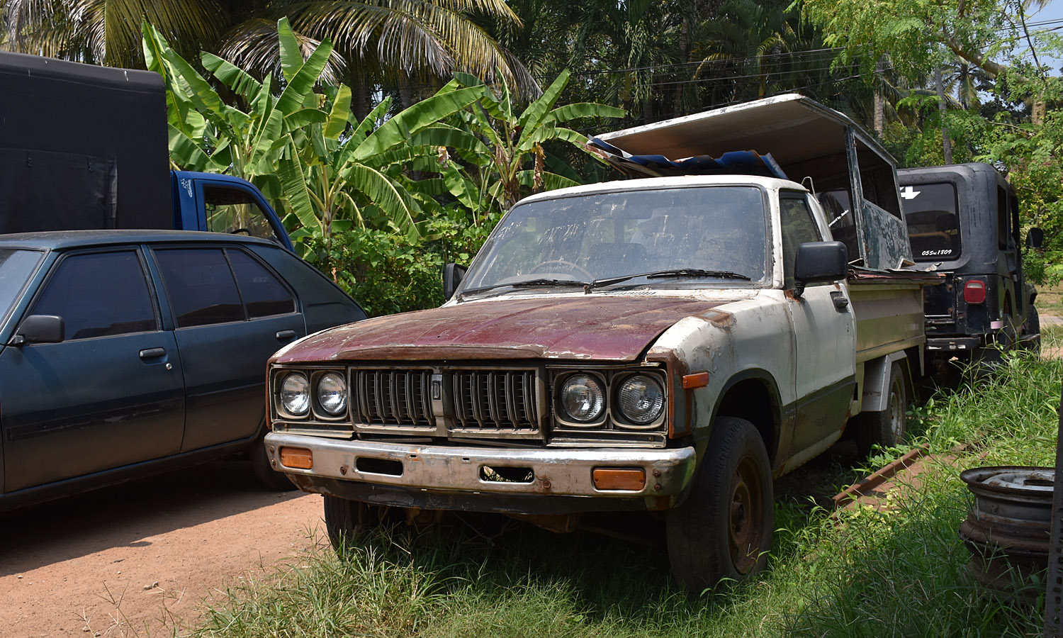 Шри-Ланка, № (SL) Б/Н 0005 — Toyota Hilux (N30/N40) '78-83; Транспортные средства без номеров (Шри-Ланка)