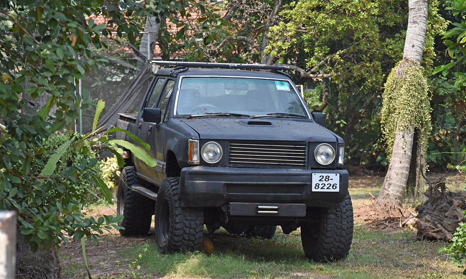 Шри-Ланка, № 28-8226 — Mitsubishi L200 (2G) '86-96