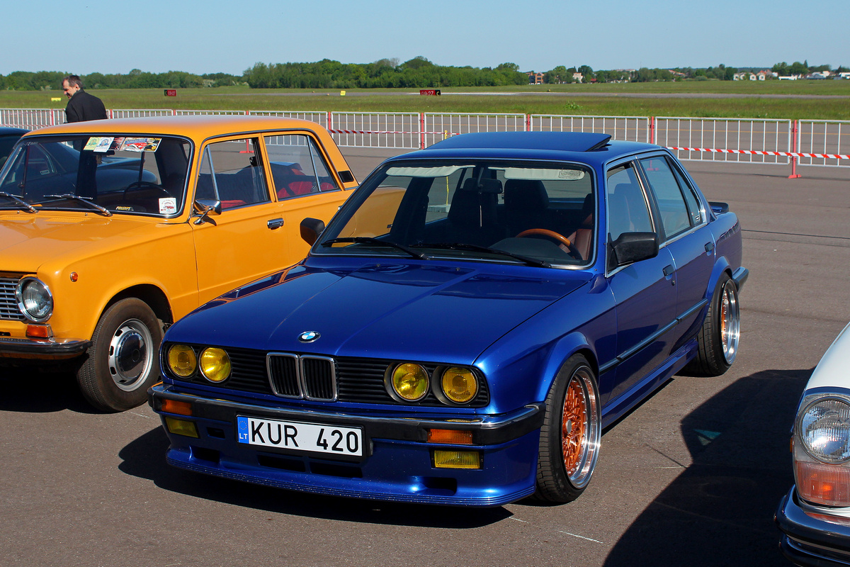 Литва, № KUR 420 — BMW 3 Series (E30) '82-94; Литва — Retro mugė 2025