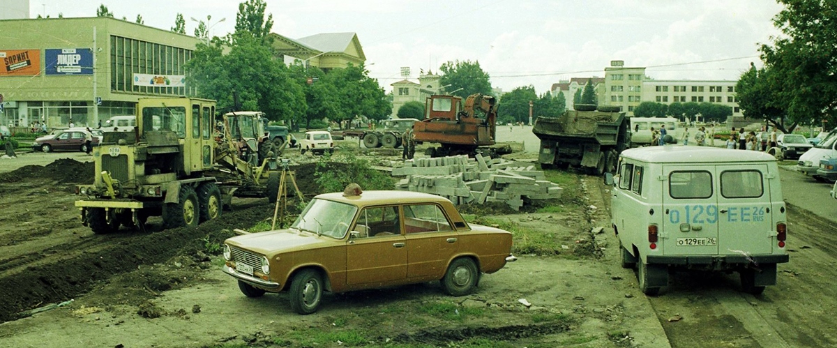 Ставропольский край, № С 333 НК 26 — ВАЗ-21011 Жигули '74-83; Ставропольский край, № О 129 ЕЕ 26 — УАЗ-3962 '85-03